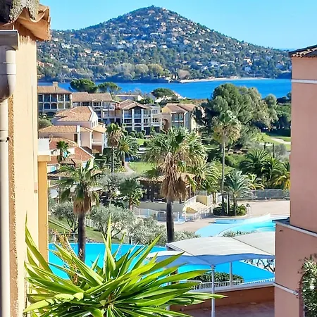 Cap Esterel-t2-clim-vue شقة *